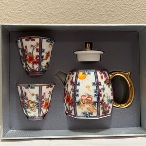 Elegant White and Gold Tea Set with sophisticated design